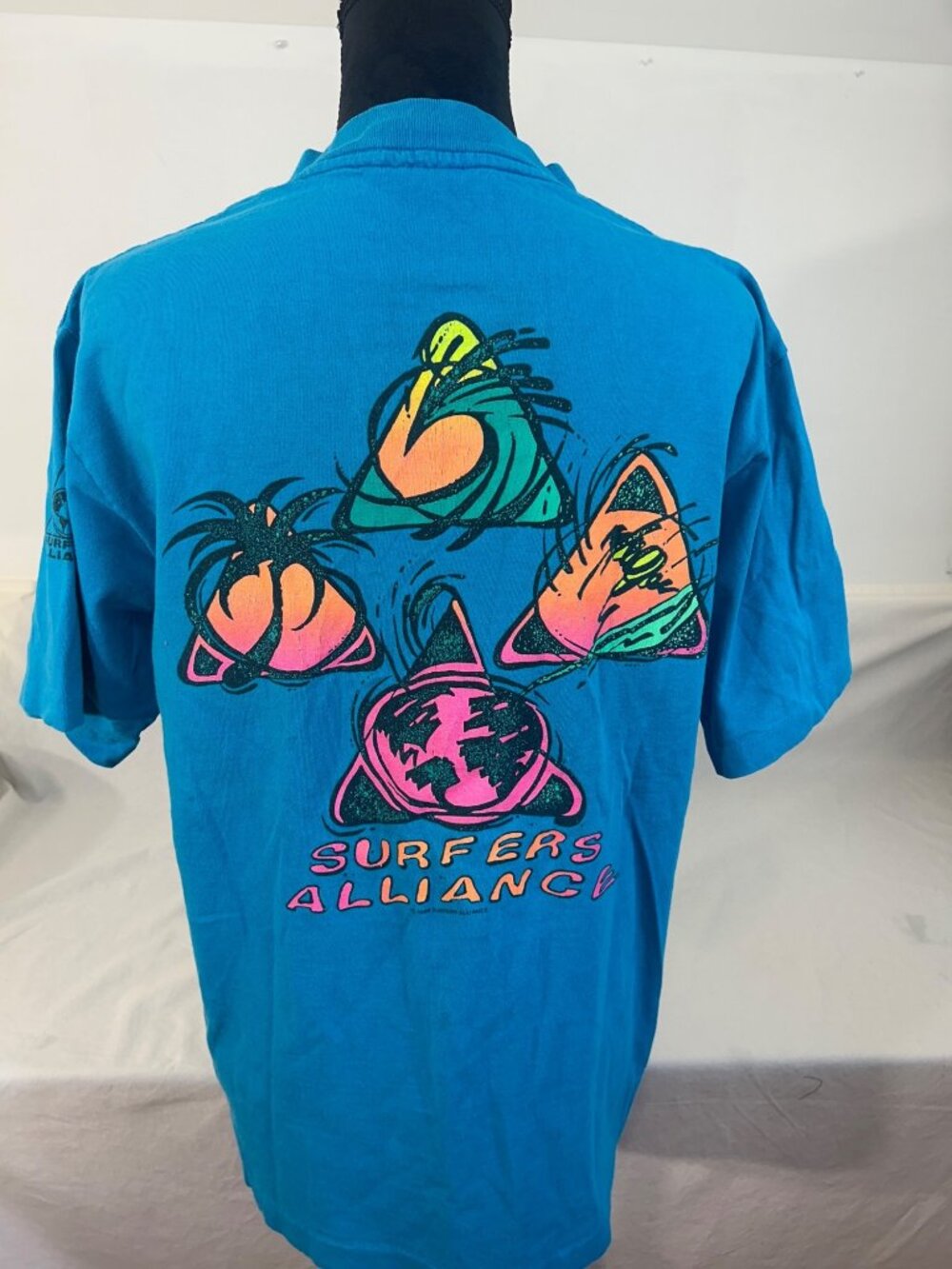 Vintage Surfers Alliance Blue Graphic Tee Sz M Surfing-Themed Design 100% Cotton